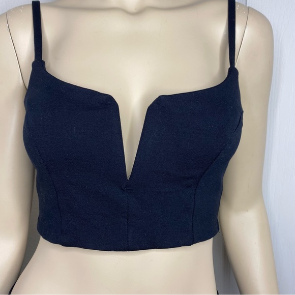 Solemio Los Angeles Women Crop Cami Top
Sleeveless Spaghetti Strap Tank Top - Picture 2 of 10